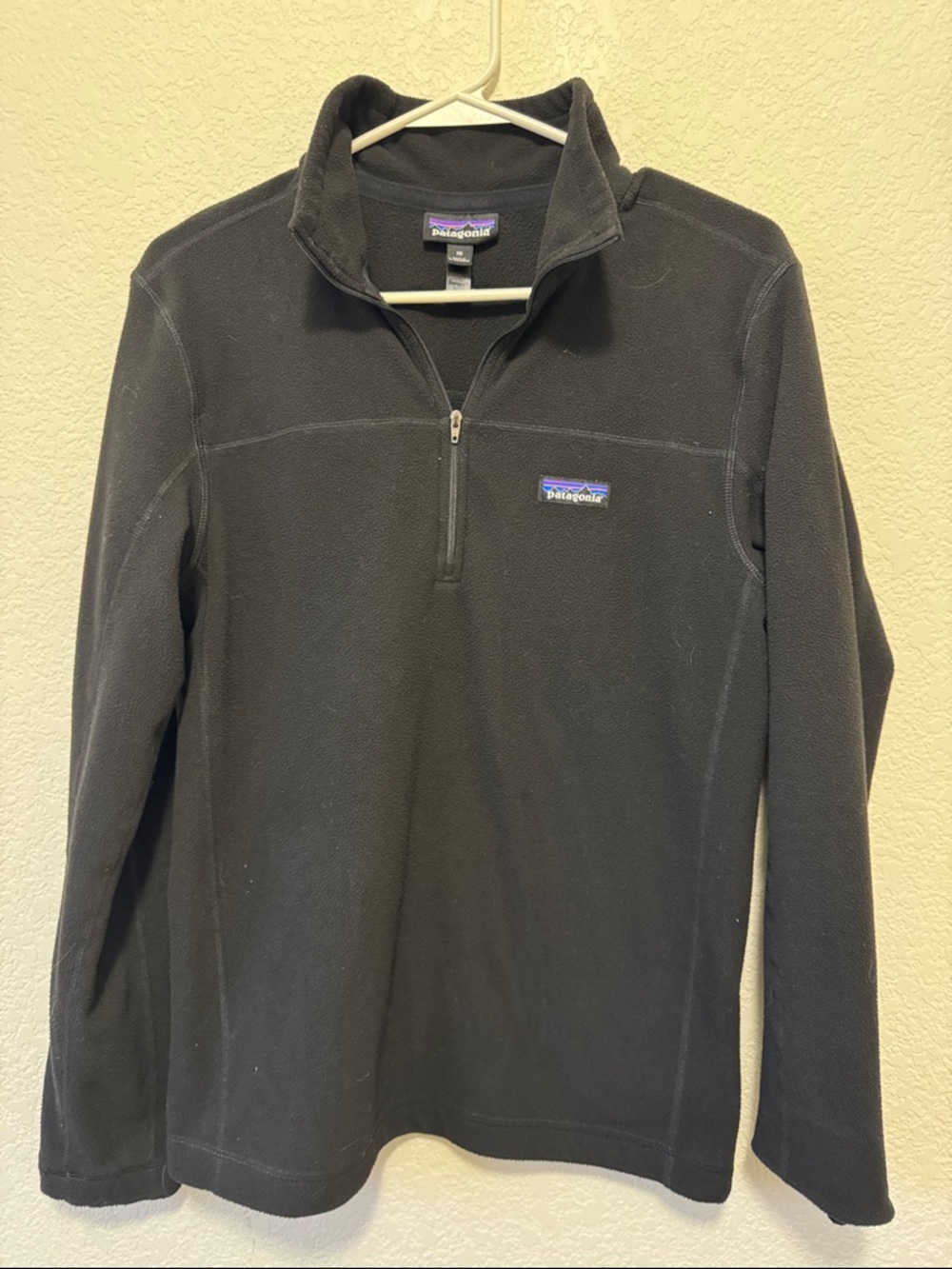 Patagonia Men’s Black Quarter-Zip Fleece Pullover